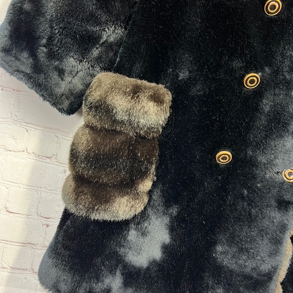 🎬(Relisted)•VINTAGE Like New |•FAIRMOOR•| Borgana Two Tone Brown Faux Fur Coat - Picture 4 of 15